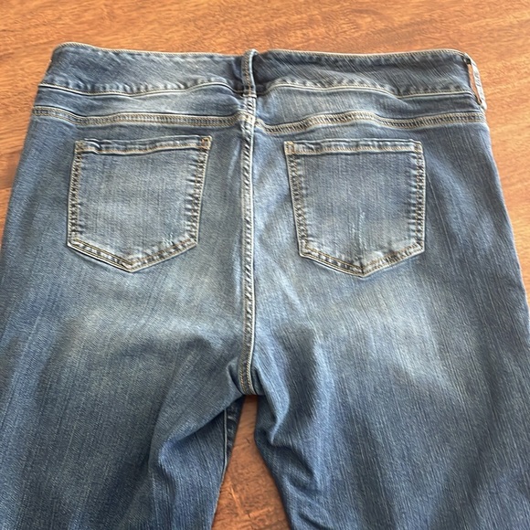 Torrid distressed stretch ankle jeans - Picture 7 of 12